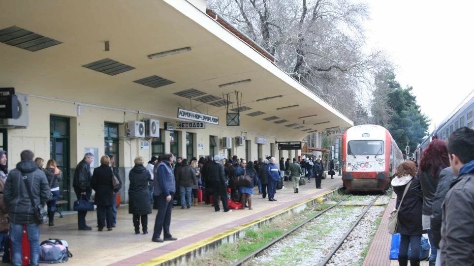 Ακινητοποιημένα δύο τρένα σε Δομοκό και Λιανοκλάδι – Ολονύκτια ταλαιπωρία για τους επιβάτες